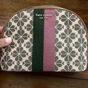 Final!!! NWT .. Kate spade make up case